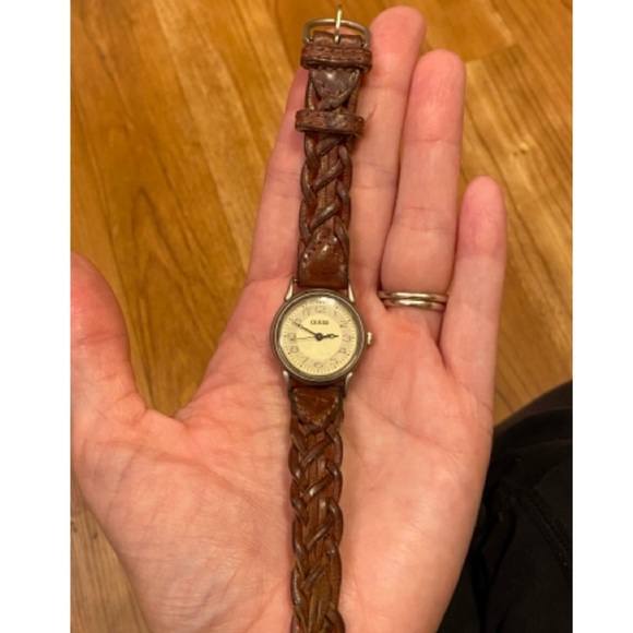 Vintage Guess Brown Leather Watch - Picture 1 of 8